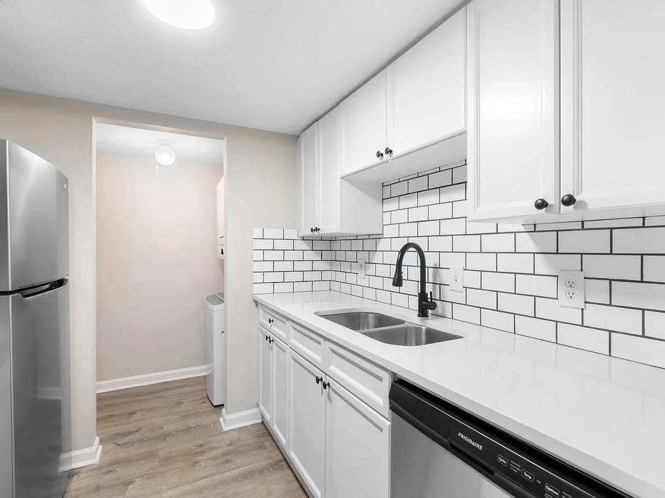 Building Photo - 420 Elysian Fields Rd