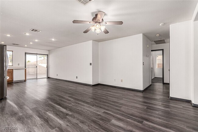 Building Photo - 1828 Vista Pointe Ave