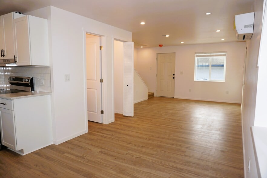 Building Photo - 3206 S 7th St