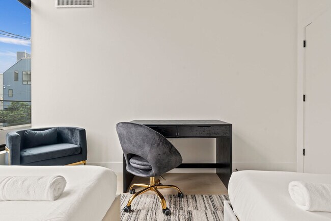 Building Photo - 1247 N 2nd St