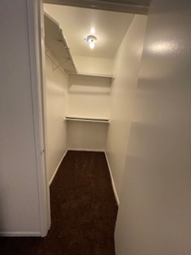 Building Photo - WH4422