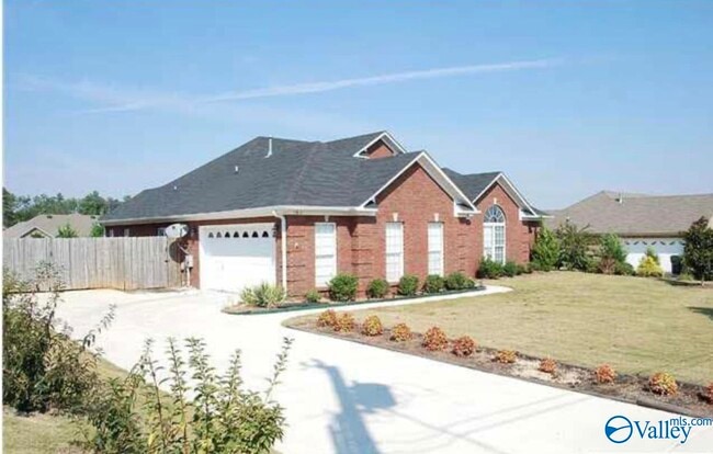 Building Photo - 183 Timber Oak Rd