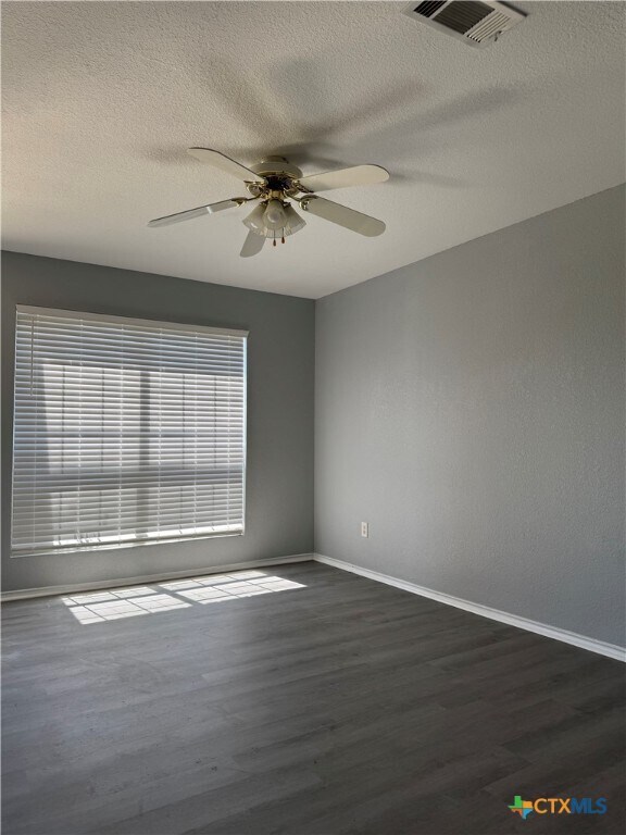 Building Photo - 4501 Deek Dr