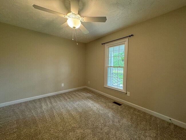 Building Photo - Beautiful 3 Bed 2 Bath Home in Jack Britt