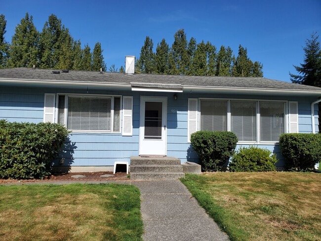 Building Photo - 3 Bedroom Home in Blaine!