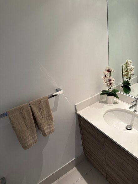 Building Photo - 121 NE 34th St