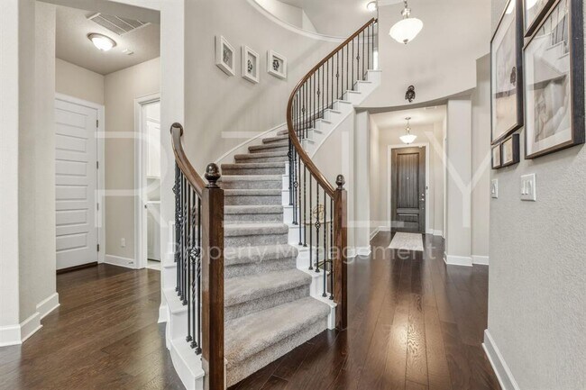 Building Photo - 240 Cross Timbers Dr