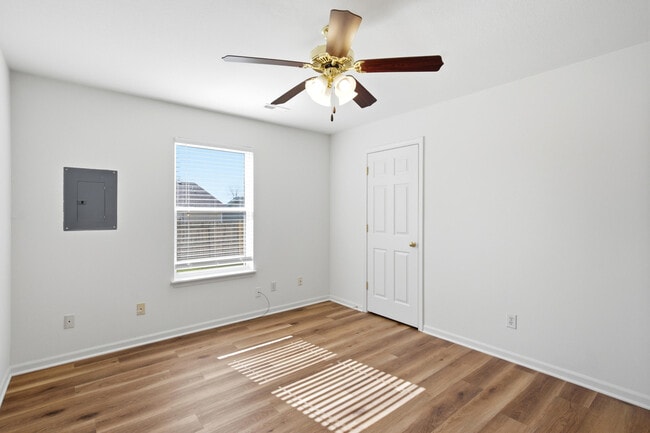 Building Photo - 3520 Prescott Dr