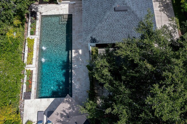 Building Photo - Baldwin Park Beauty! 3 bed/2.5 bath Pool H...
