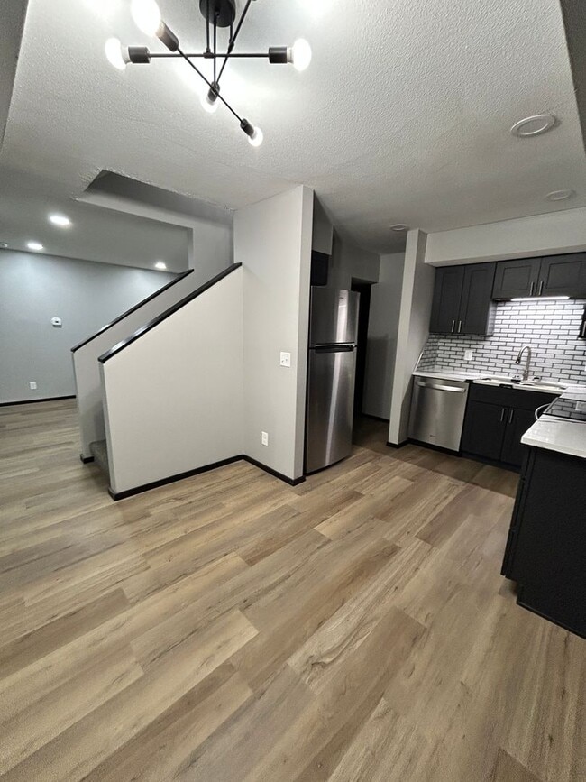 Building Photo - Unique two bedroom 1 1/2 bath with additio...