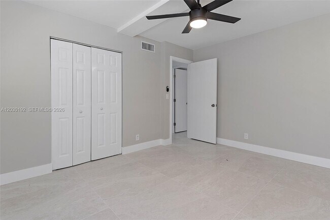 Building Photo - 193 Lakeview Dr