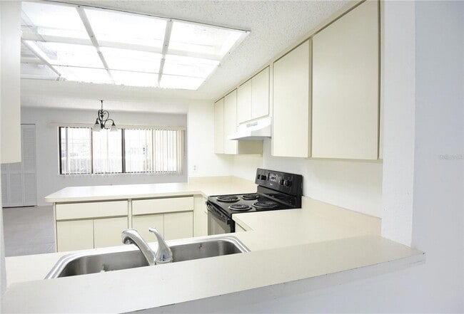 Building Photo - 935 Sunridge Way