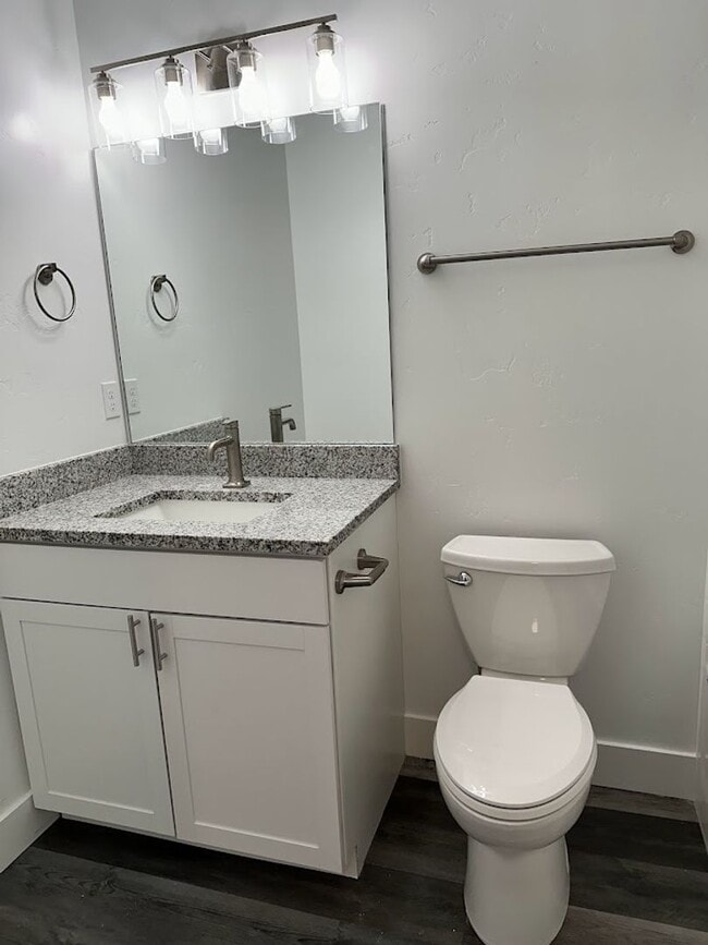 Building Photo - 1553 Clear Creek Dr