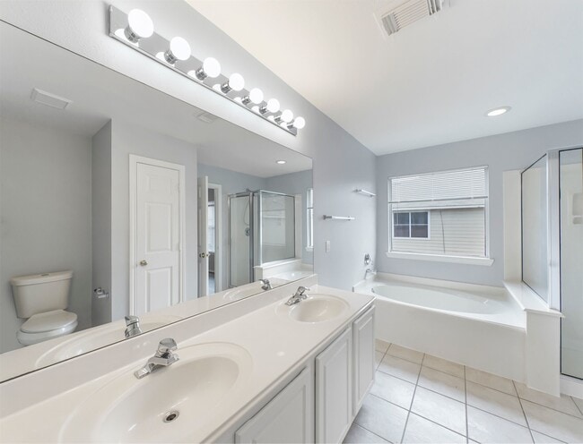 Building Photo - 16530 Cairngrove Ln