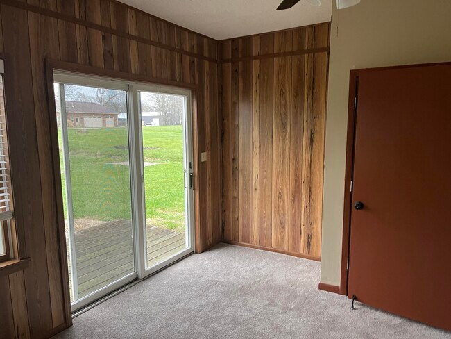 Building Photo - 200 Elizabeth St