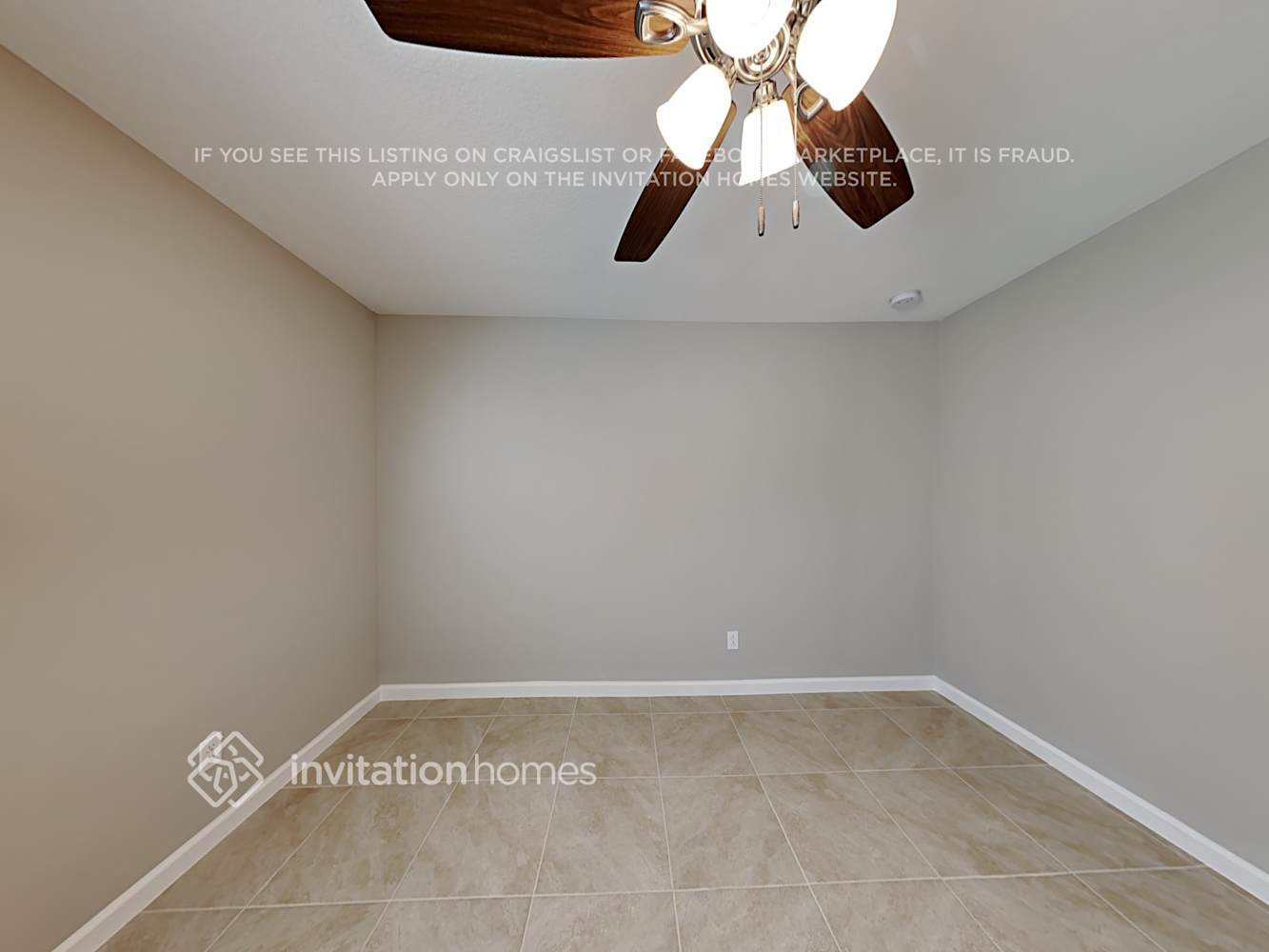 Building Photo - 244 SW Aubudon Ave