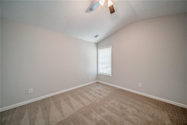 Building Photo - 132 Diamond Ridge Ave