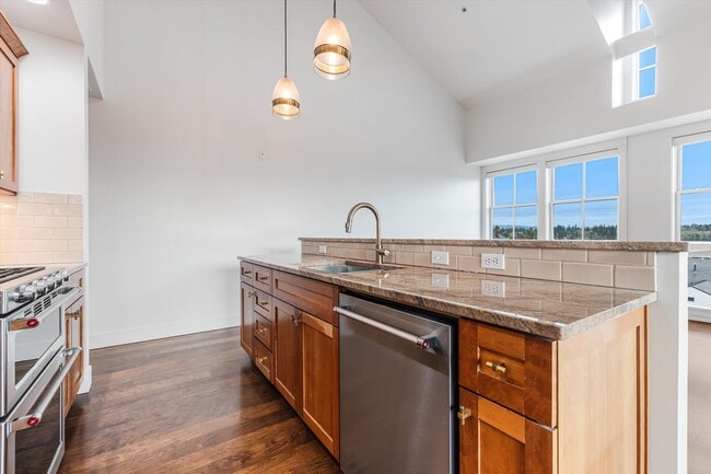 Building Photo - SECR - 470 Second Street (Residential)