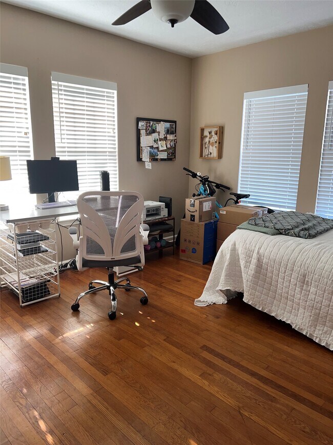 Building Photo - 4505 La Branch St