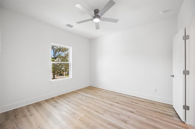 Building Photo - 18211 Polo Meadow Dr