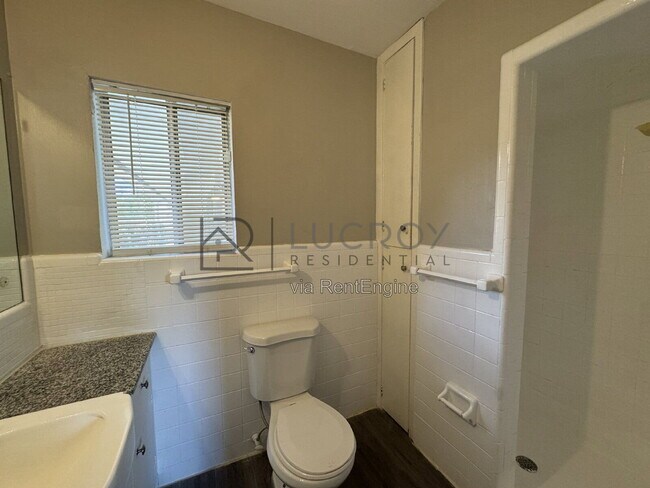 Building Photo - 336 Maywood Cir