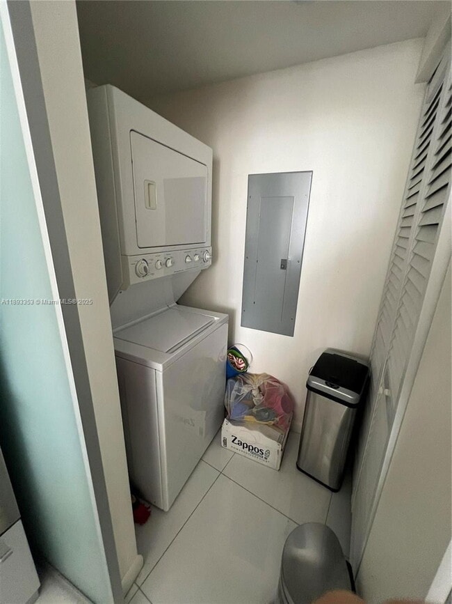 Building Photo - 18201 Collins Ave