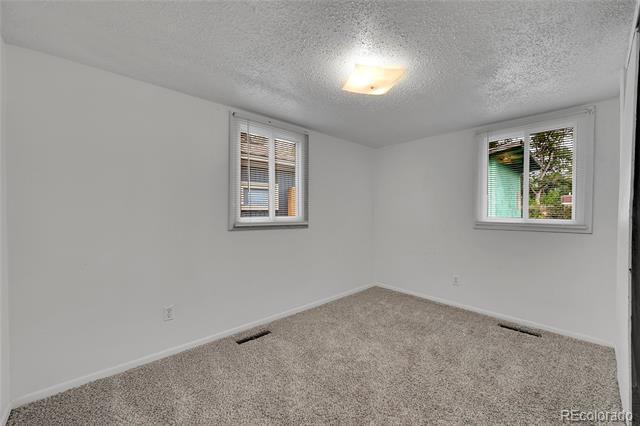Building Photo - 708 S Roosevelt Ave