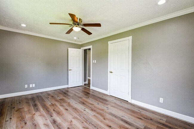Building Photo - 3017 Barberry Dr