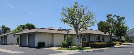 Building Photo - Rarely Available, Single-story, 2Bd 2Ba re...