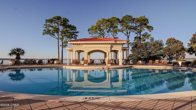 Building Photo - 2400 Grandiflora Blvd