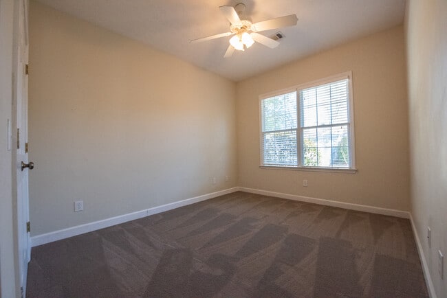 Building Photo - 1605 Over Cup Cir