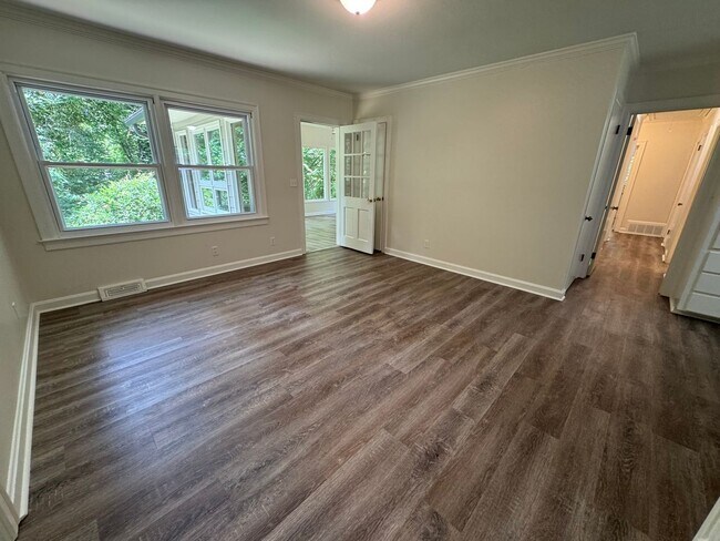Building Photo - Renovated 4/3 House in North Hills- $1,995