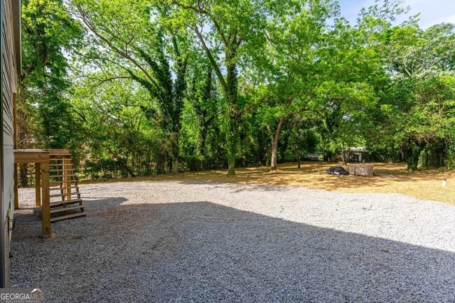 Building Photo - 1465 E Broad St