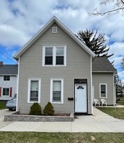 Building Photo - 1321 S 11th St