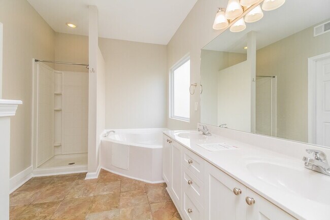 Building Photo - 2716 Bison Ct