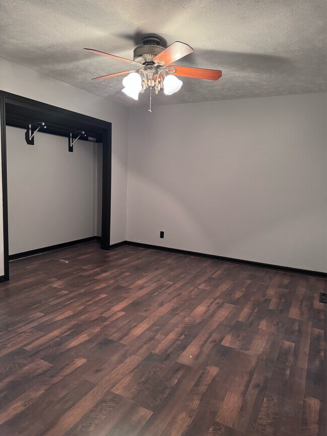 Building Photo - 12804 Olive St