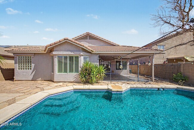 Building Photo - 15337 W Poinsettia Dr