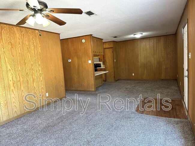 Building Photo - 706 Manson St