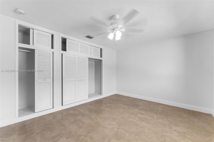 Building Photo - 9140 SW 45th Ter