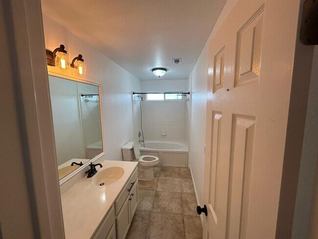 Building Photo - 16731 Marsala Springs Dr