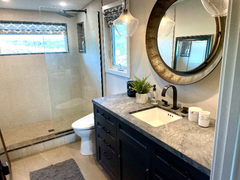 Building Photo - 300 Grace Ln