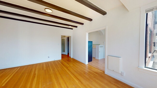 Building Photo - 1630 Jones St