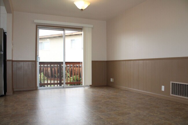 Building Photo - 6775 Kenilworth Ave