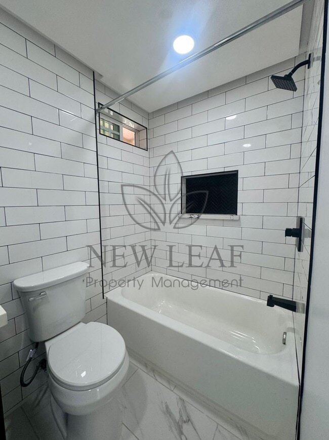 Building Photo - COZY 2BEDROOM IN THE HEART OF CLAREMONT