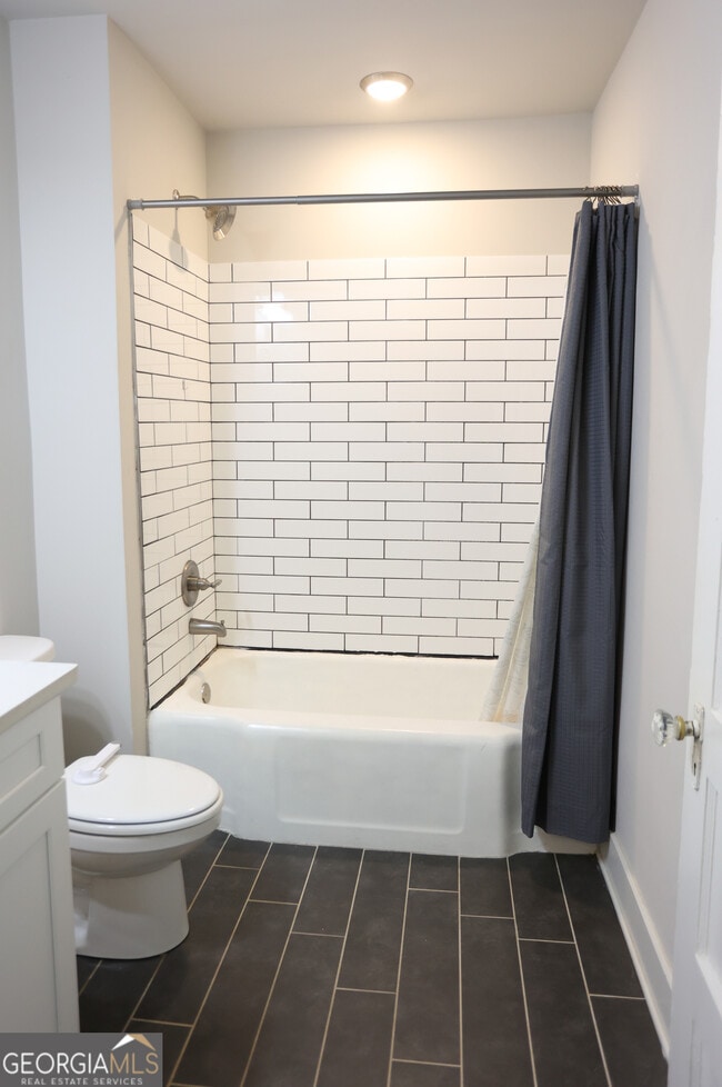 Building Photo - 68 Hayes St