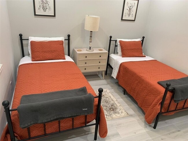 Building Photo - 2129 Lorraine Dr