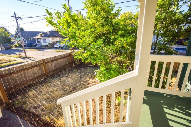 Building Photo - Beautiful 4 Bed 2 Bath Home in NE Portland!