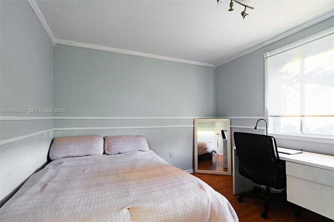 Building Photo - 165 NW 85th Ct