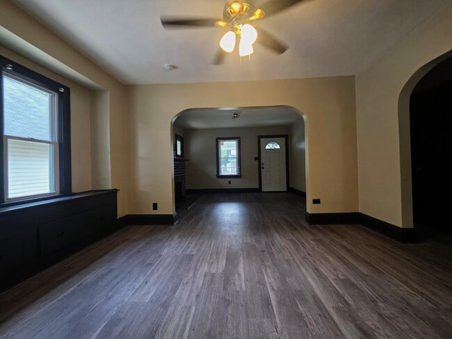 Building Photo - 745 Lafollette St