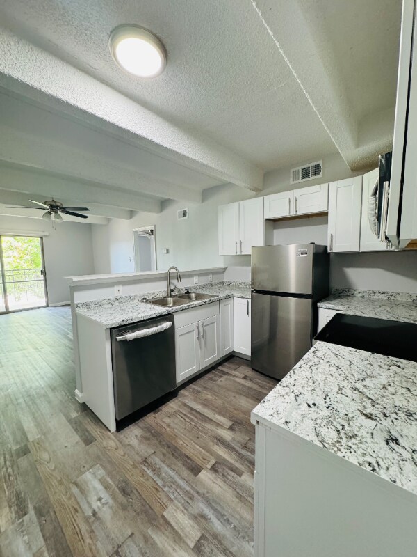 Primary Photo - 6011 Melody Ln
